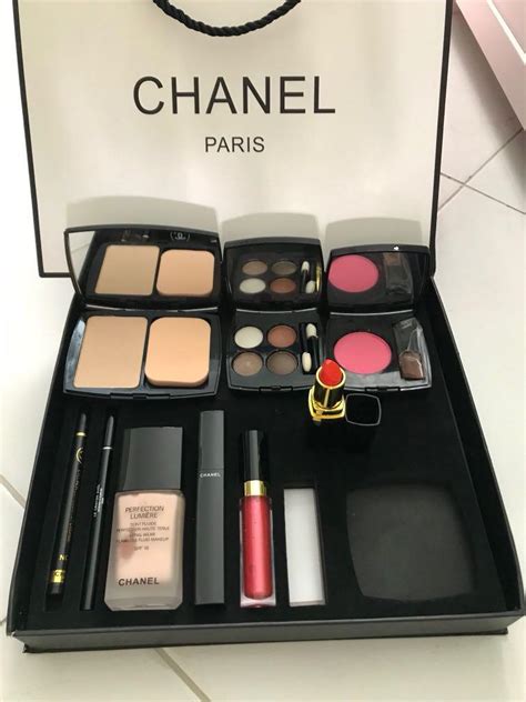 maquillaje compacto chanel|chanel makeup kit price.